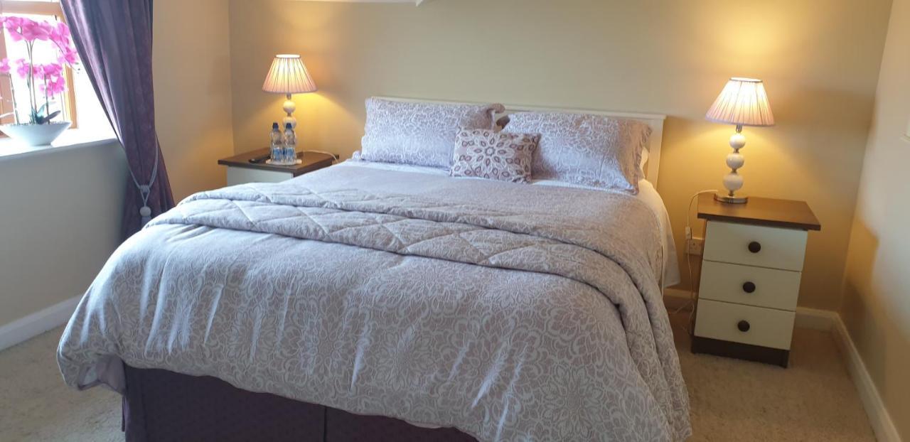 Knightsbrook Guesthouse Трим Екстериор снимка
