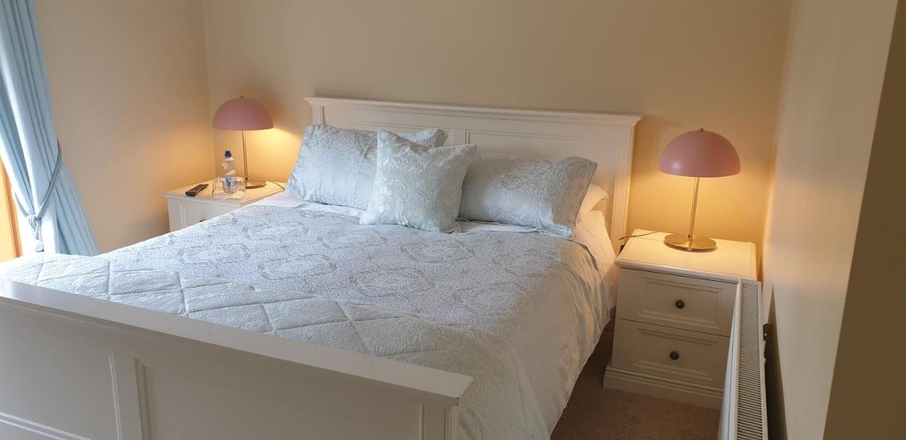Knightsbrook Guesthouse Трим Екстериор снимка
