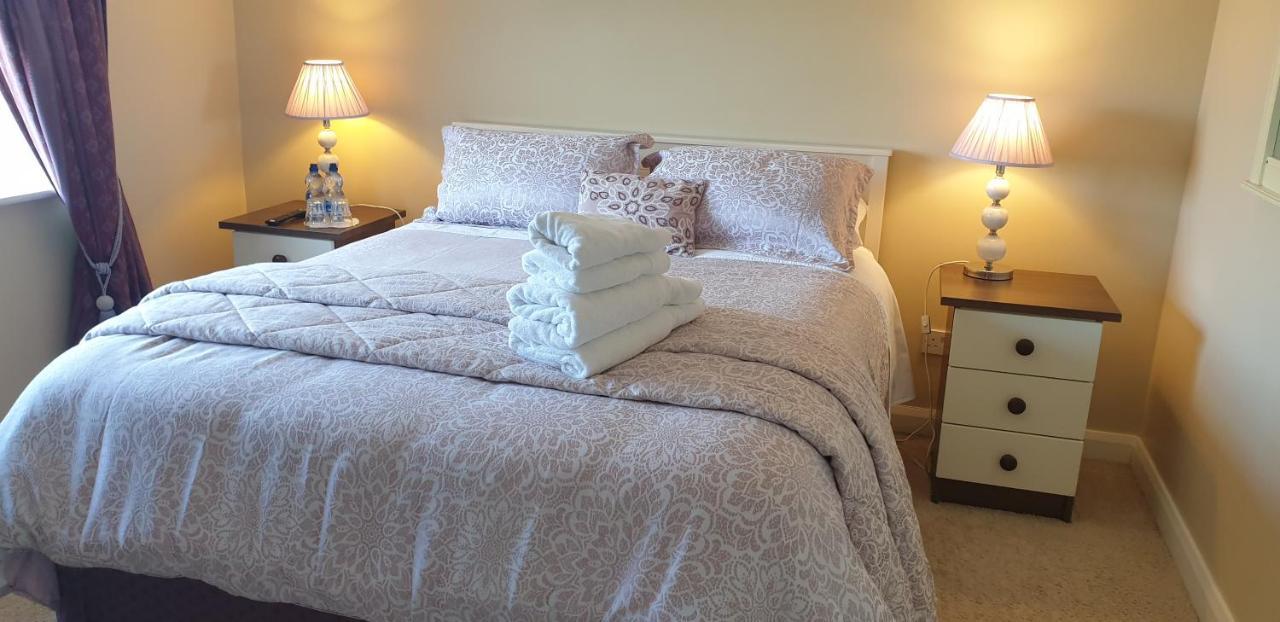 Knightsbrook Guesthouse Трим Екстериор снимка