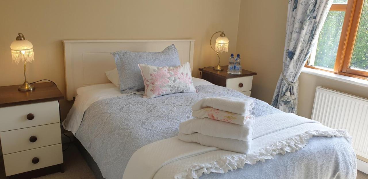 Knightsbrook Guesthouse Трим Екстериор снимка