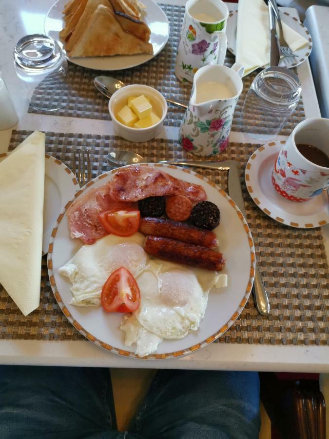 Knightsbrook Guesthouse Трим Екстериор снимка